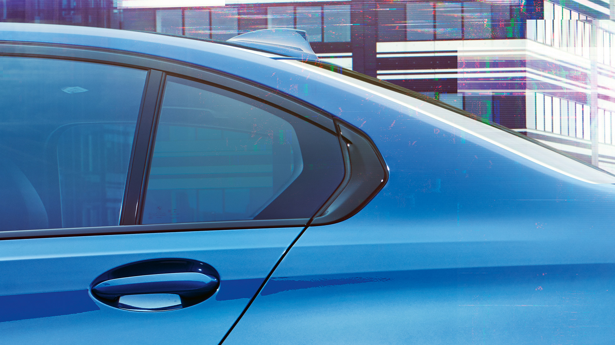 Lateral detail view of the rear window with Hofmeister kink.