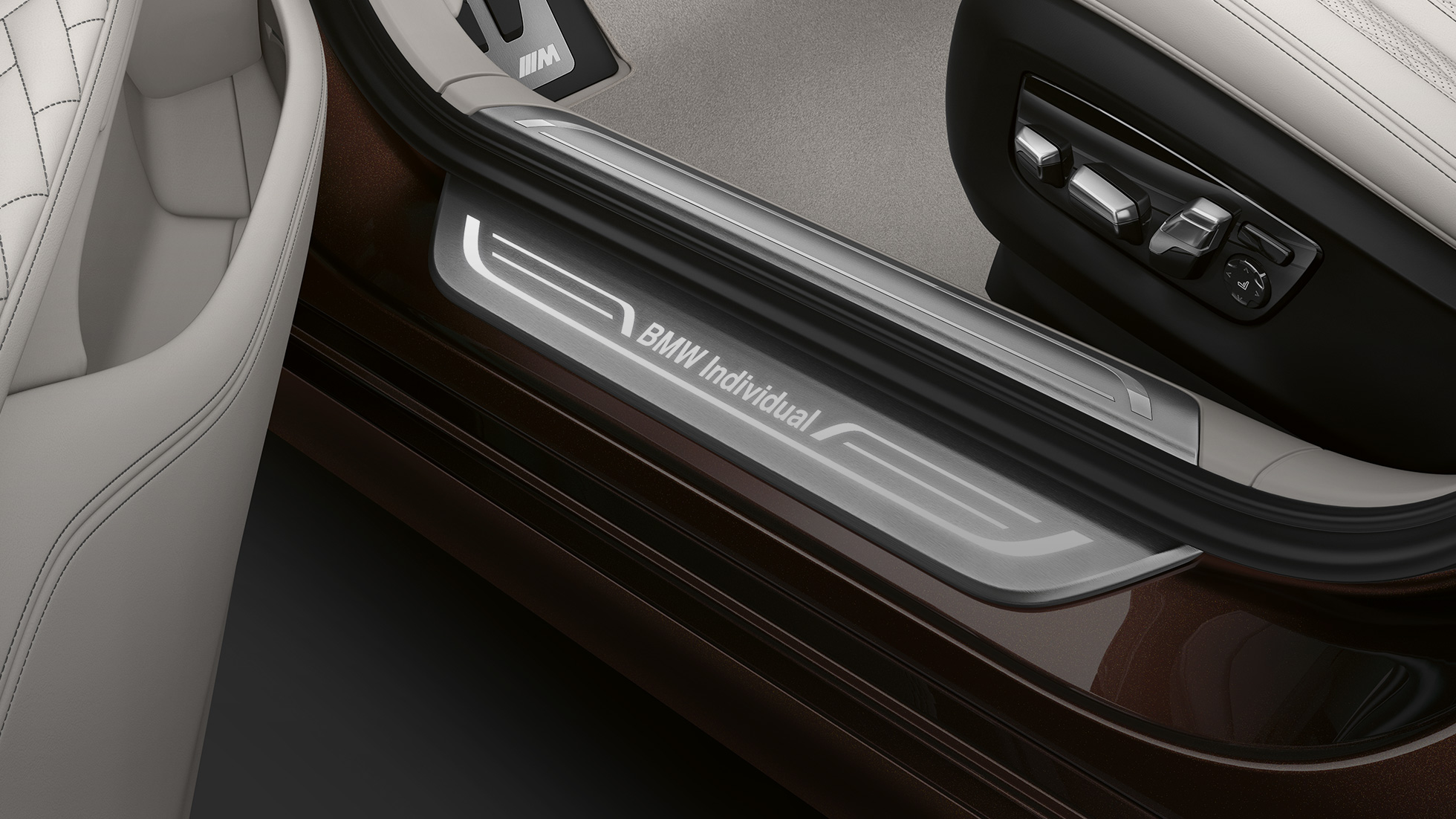 BMW 7 Series Sedan: entry sill with BMW Individual lettering