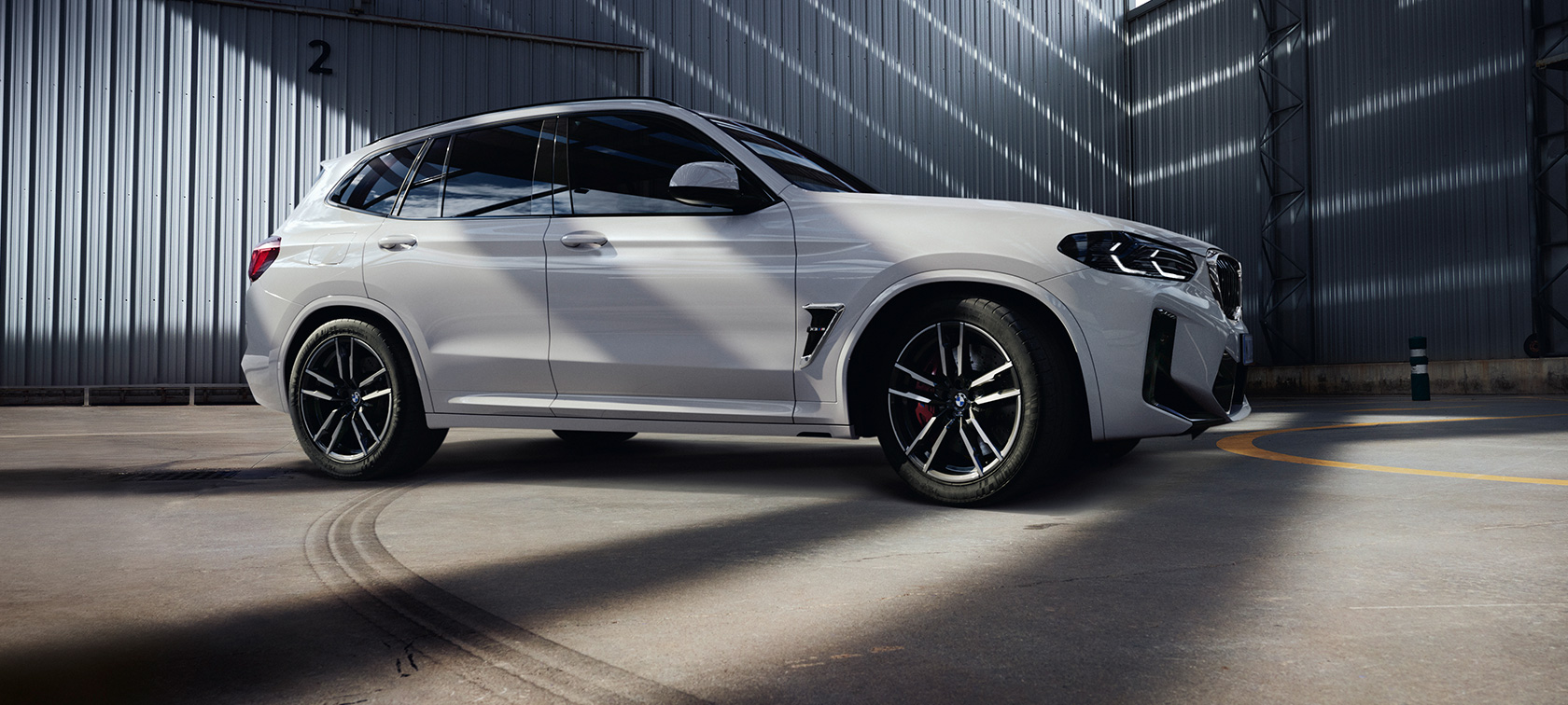 BMW X3 M F97 LCI Facelift 2021 Alpine White three-quarter side view