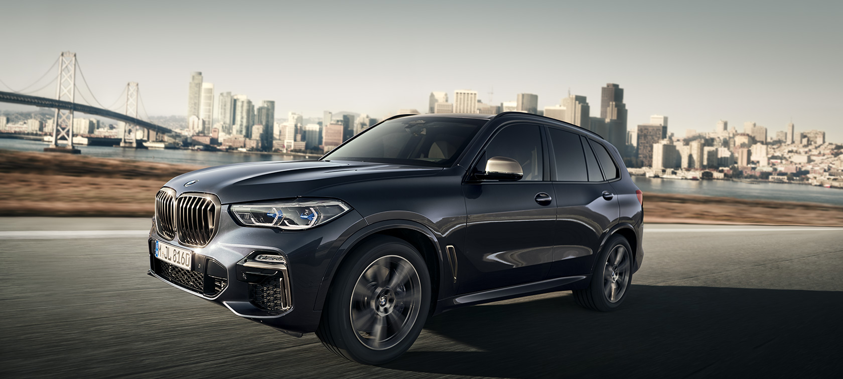 BMW Protection Vehicles Your benefits BMW Protection Vehicle driving on the street