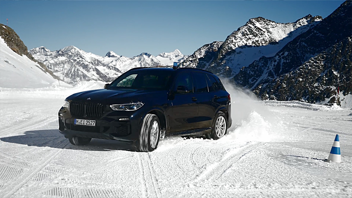 BMW Protection Vehicles in action video BMW Protection Vehicle driving on the road