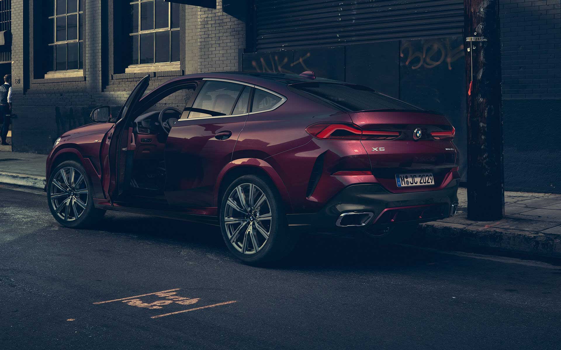 BMW X6 Individual G06 2019 Ametrine metallic three-quarter rear view